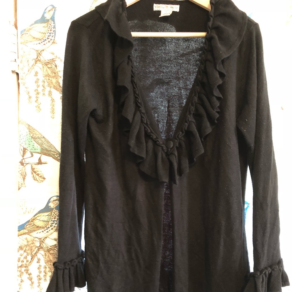 🌬Beautiful Soft Ruffled Cardigan Sweater! - Picture 3 of 4